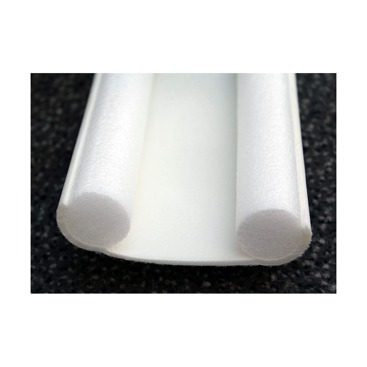 Tesnilni trak Geko Bela 25 mm x 95 cm